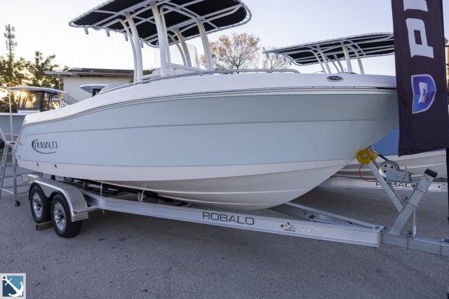 New 2024 Robalo 222 Explorer  Boat for sale